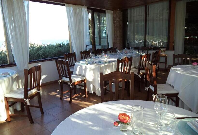 Отель Punta Chiarito Resort