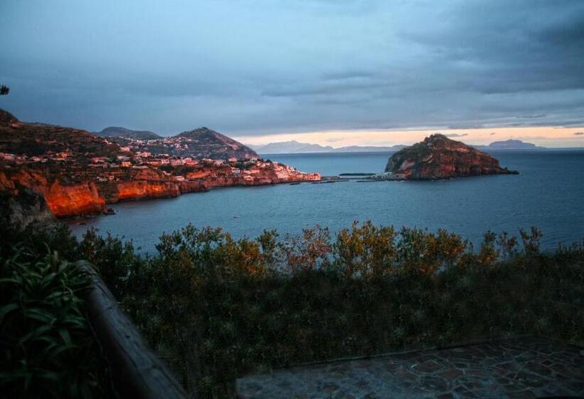 فندق Punta Chiarito Resort