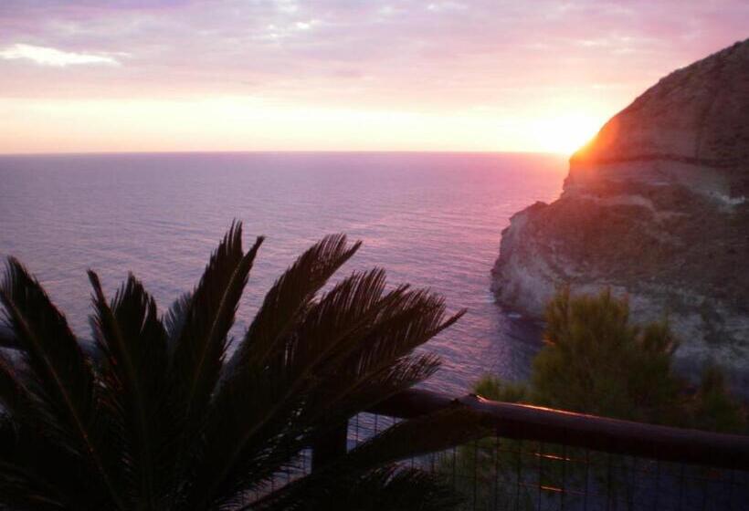 Отель Punta Chiarito Resort