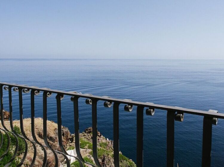 فندق Punta Scario