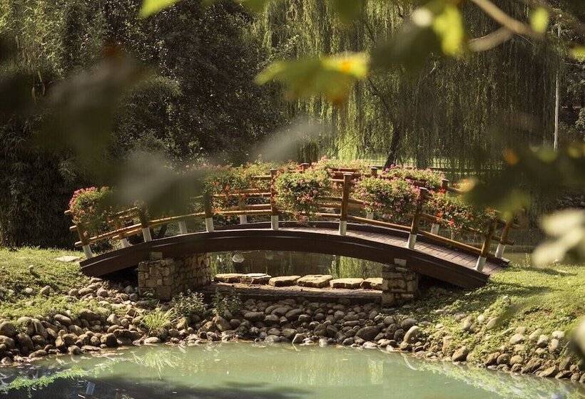 فندق Relais Chateaux Da Vittorio