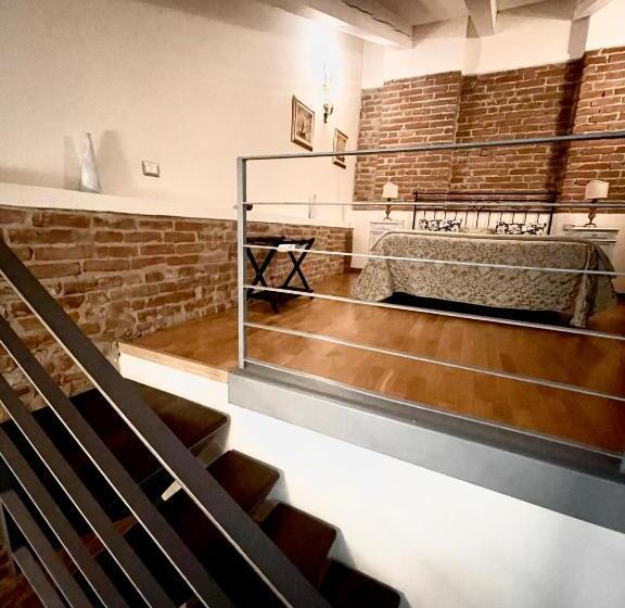 فندق Relais Palazzo Paleologi Sec.xiv