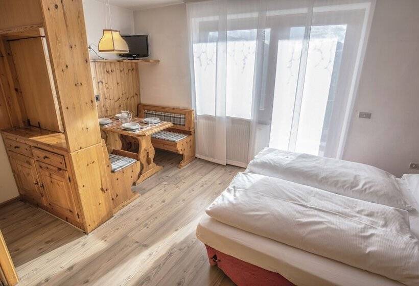 בית מלון כפרי Resort Veronza