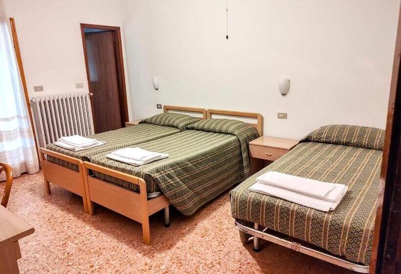 호텔 Ristorante Miramonti