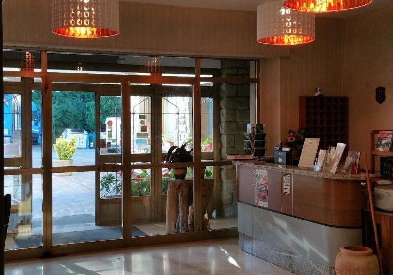 فندق Ristorante Miramonti