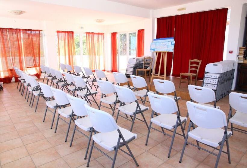 בית מלון כפרי Sunshine Village