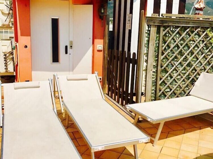 בית מלון כפרי The Secret Garden Relais