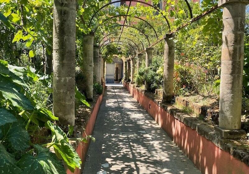 فندق The Secret Garden Relais