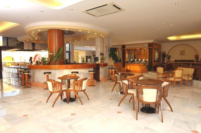 ホテル Vantaris Palace