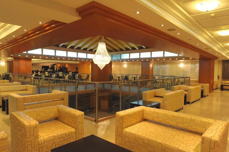 ホテル Vantaris Palace