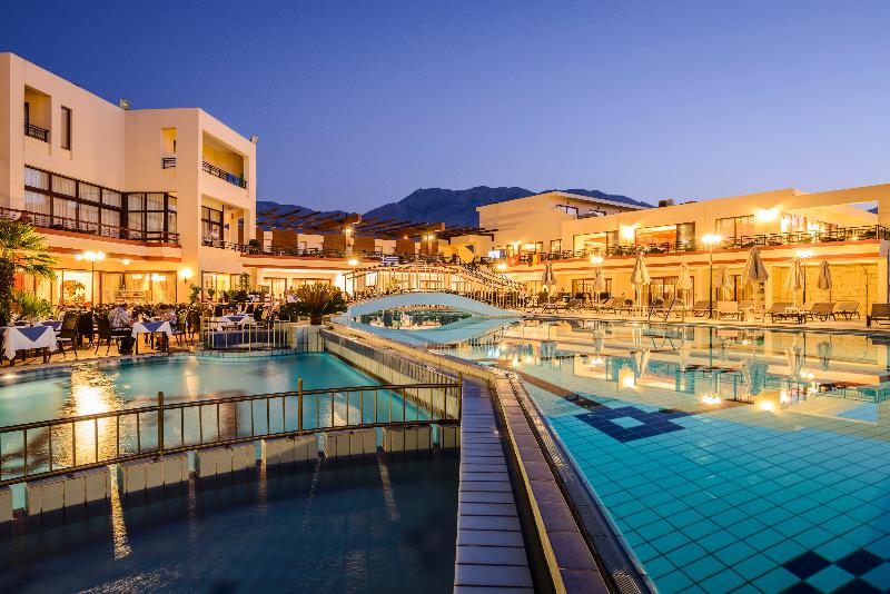 ホテル Vantaris Palace