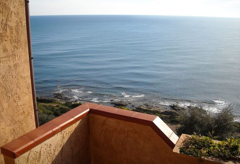 فندق Villaggio Porto Corallo