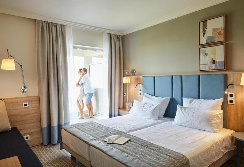 אתר נופש Robinson Kyllini Beach   All Inclusive