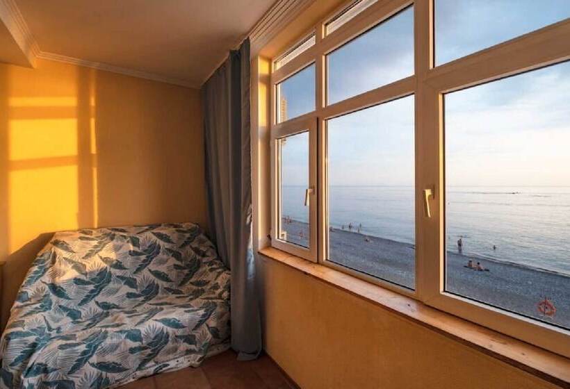 هتل Sea Outside Window