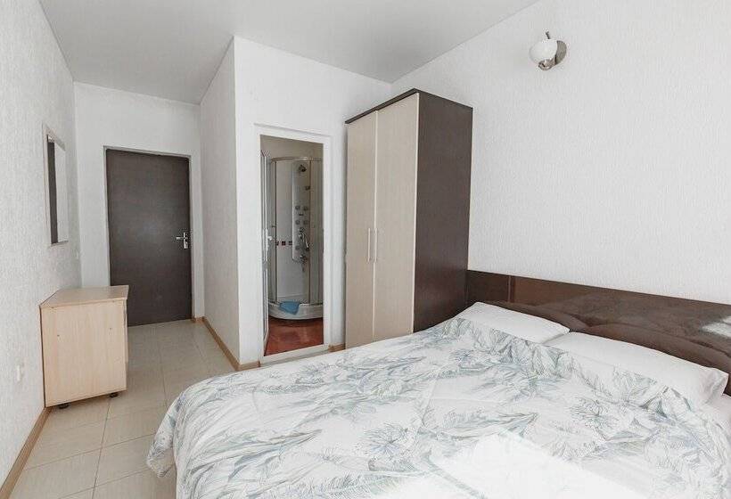 هتل Sea Outside Window