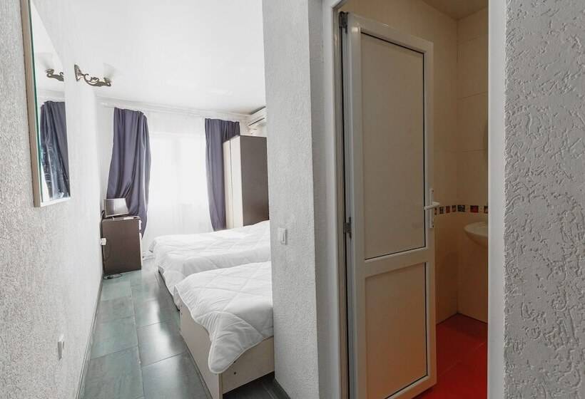 هتل Sea Outside Window