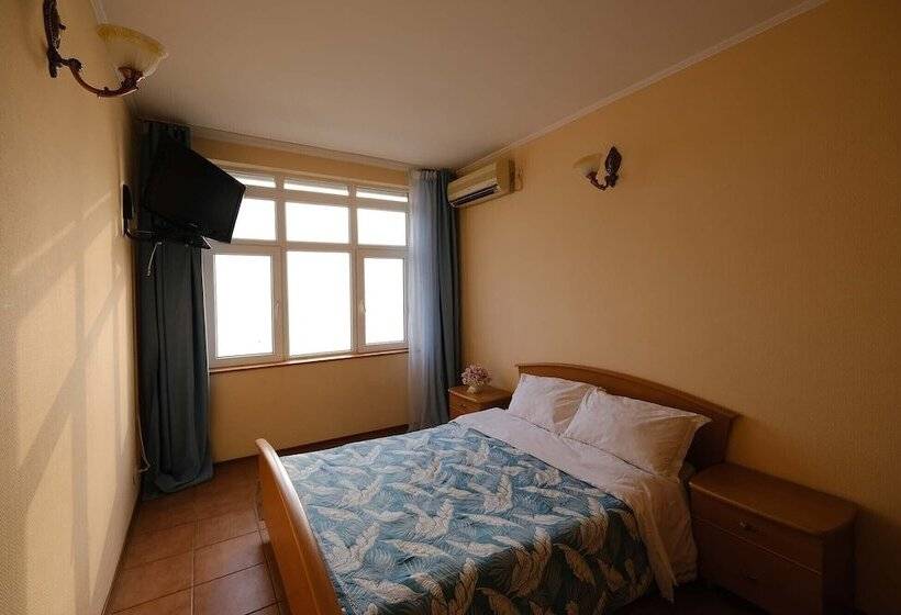 هتل Sea Outside Window