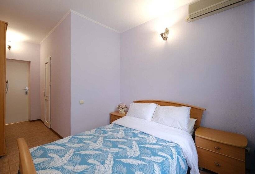 هتل Sea Outside Window