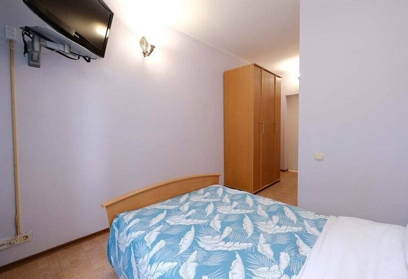 هتل Sea Outside Window