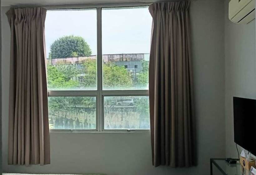 فندق على الطريق Oyasumi