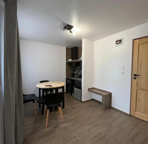 بنسيون Willa Modra