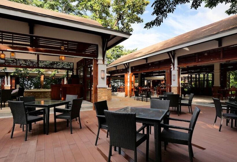 בית מלון כפרי Sunlight Eco Tourism Island Resort