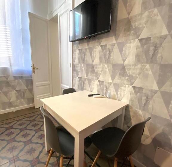 تختخواب و صبحانه Al Teatro