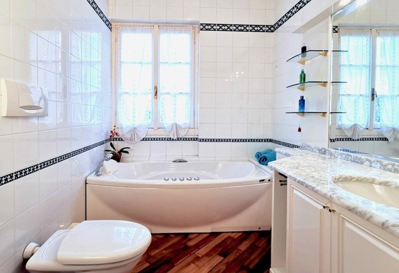 Gardenview 2 Swimming Pools Tennis Court Italian Lakes