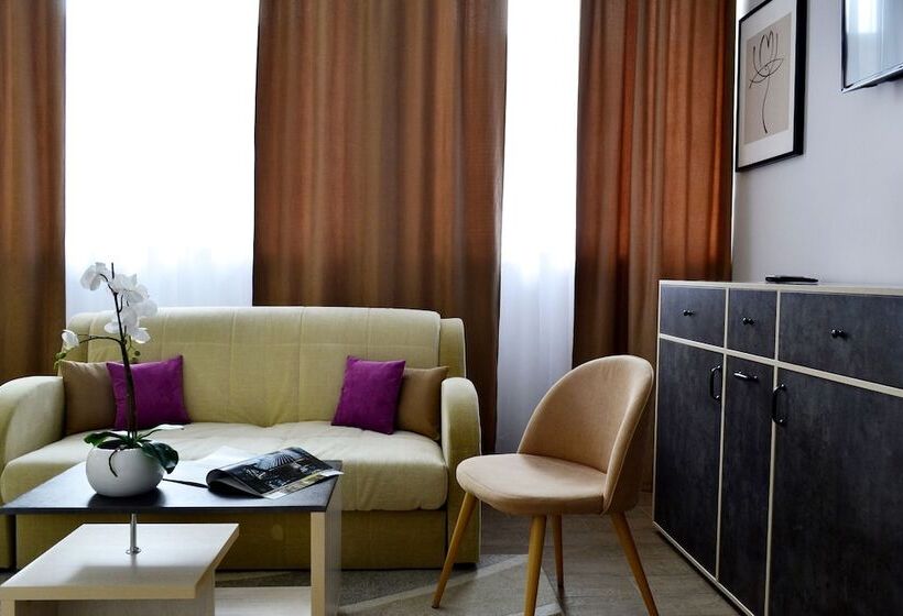 فندق Lux Promo Park & House