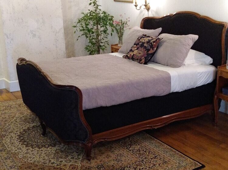 צימר Chateau De Balsac