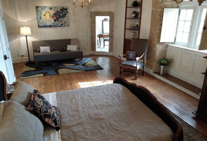 צימר Chateau De Balsac