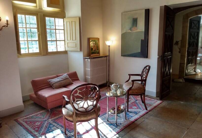 צימר Chateau De Balsac