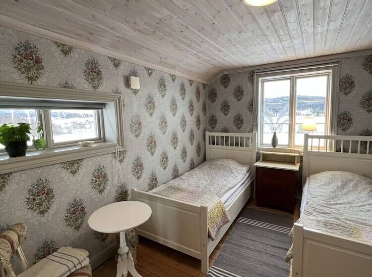تختخواب و صبحانه Chinova Mötesgård