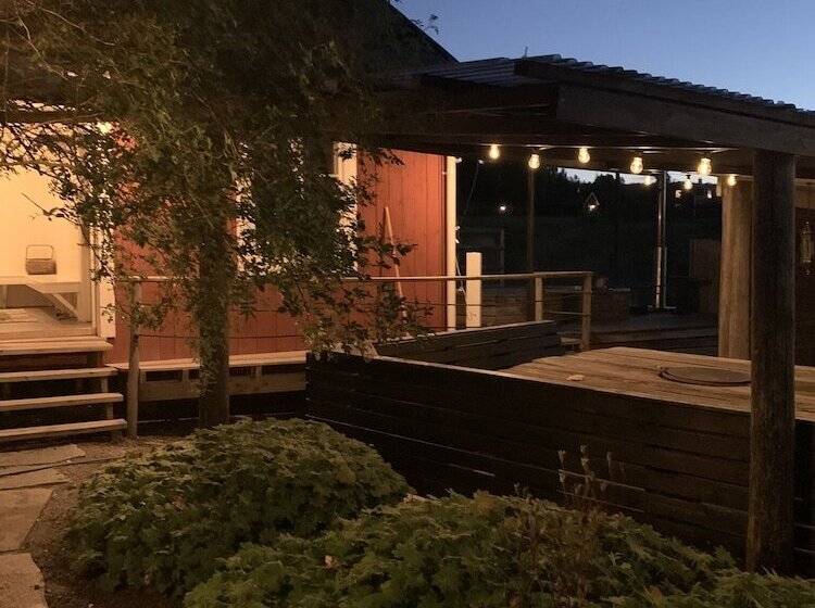 تختخواب و صبحانه Chinova Mötesgård