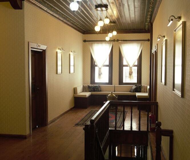 تختخواب و صبحانه Kucuk Aga Konagi