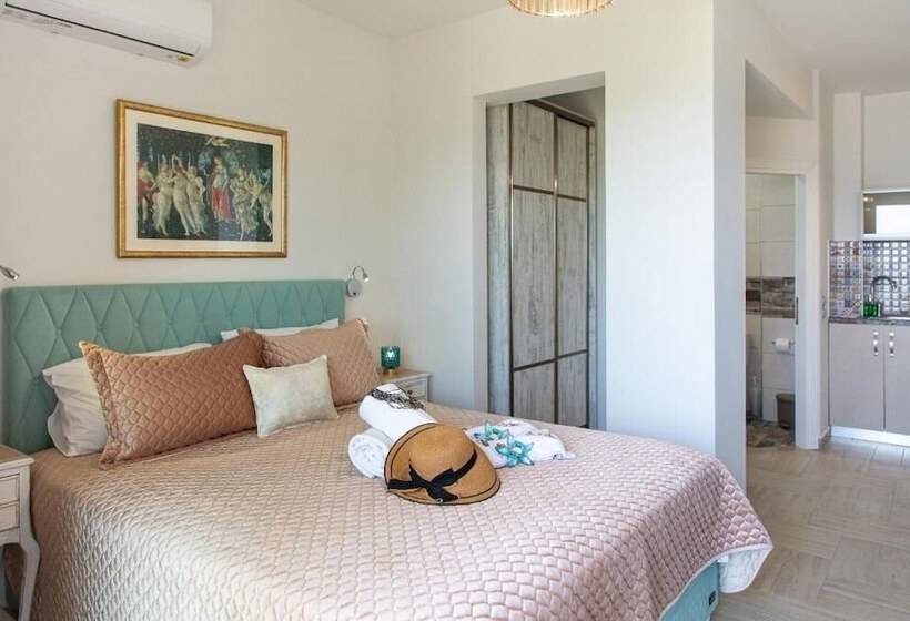 Elimia Suites & Studios