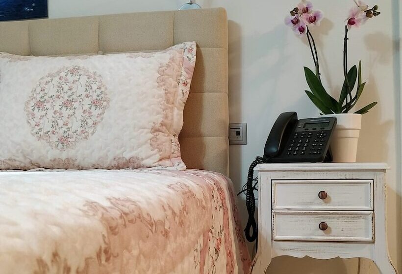 Elimia Suites & Studios