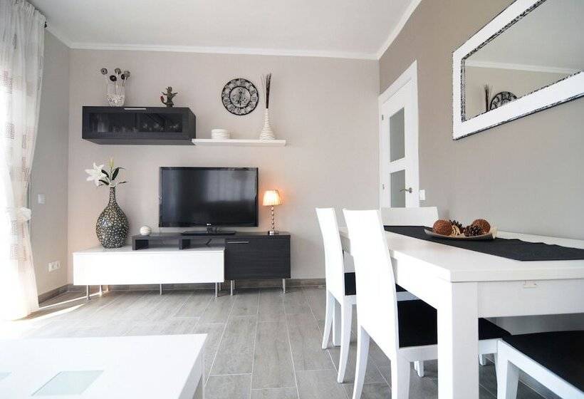 בית מלון כפרי Homeholidaysrentals  Maritim V