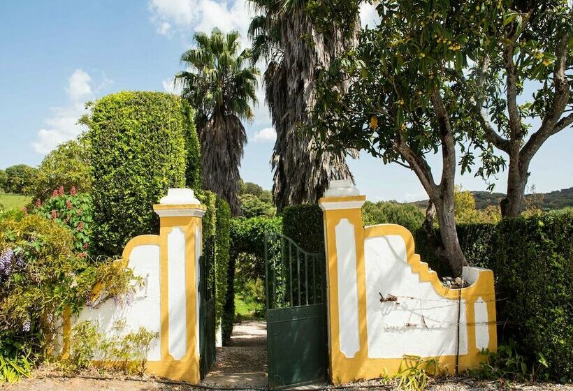 فندق House Is Located On A Corner