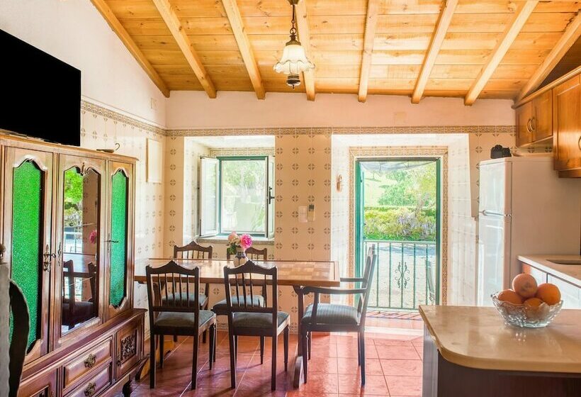 فندق House Is Located On A Corner