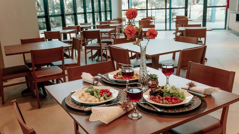 Отель Hplus Premium Palmas