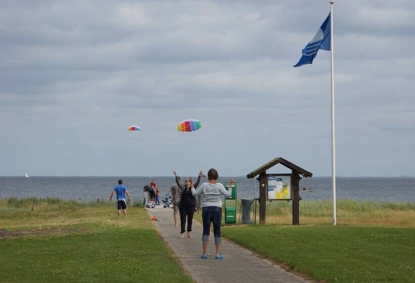 בית מלון כפרי Hygge Strand Camping