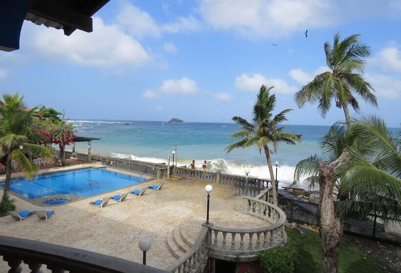 هتل Las Mañanitas Capurgana