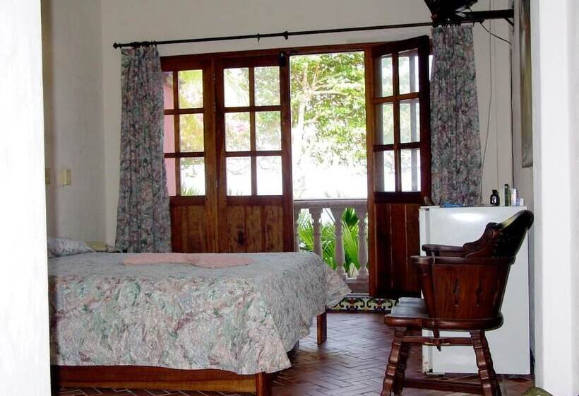 هتل Las Mañanitas Capurgana