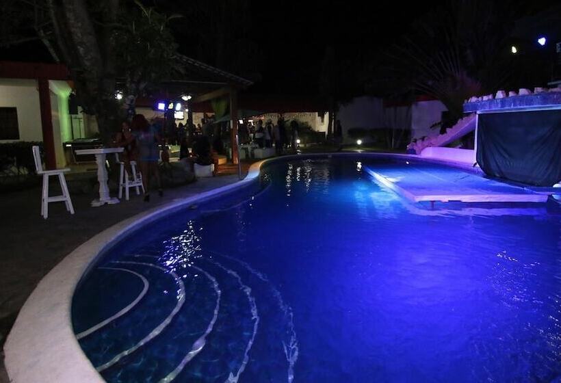 فندق Oasis Adult Resort