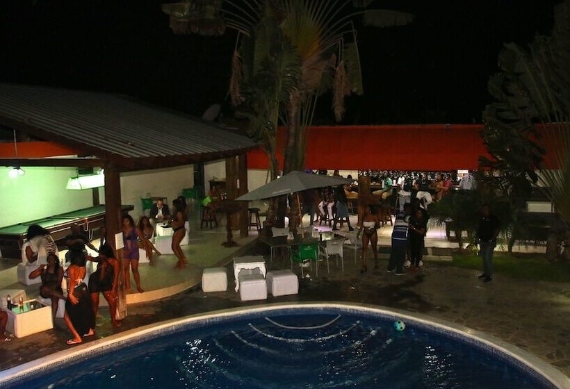 فندق Oasis Adult Resort