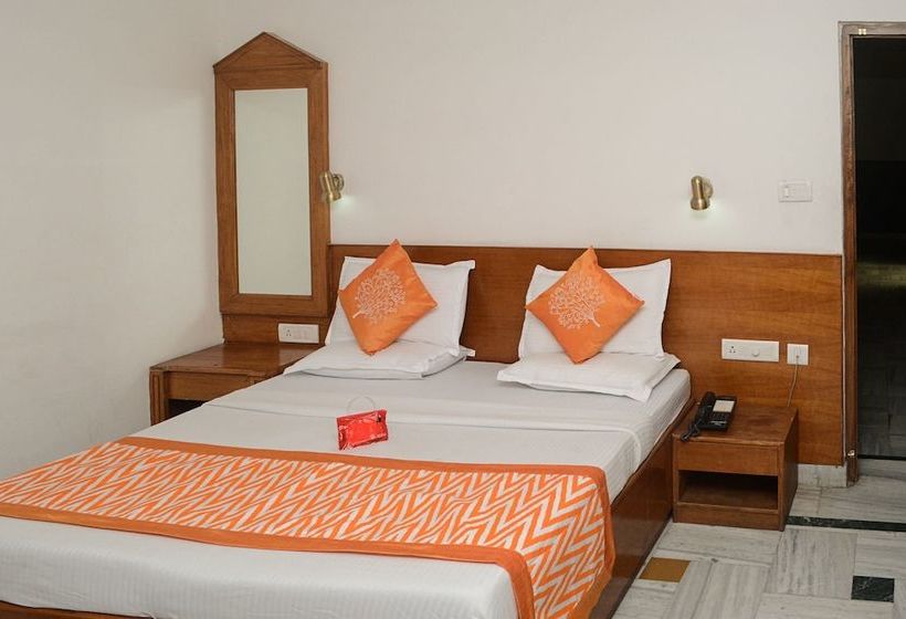 Отель Oyo 22122 Falcon Crest