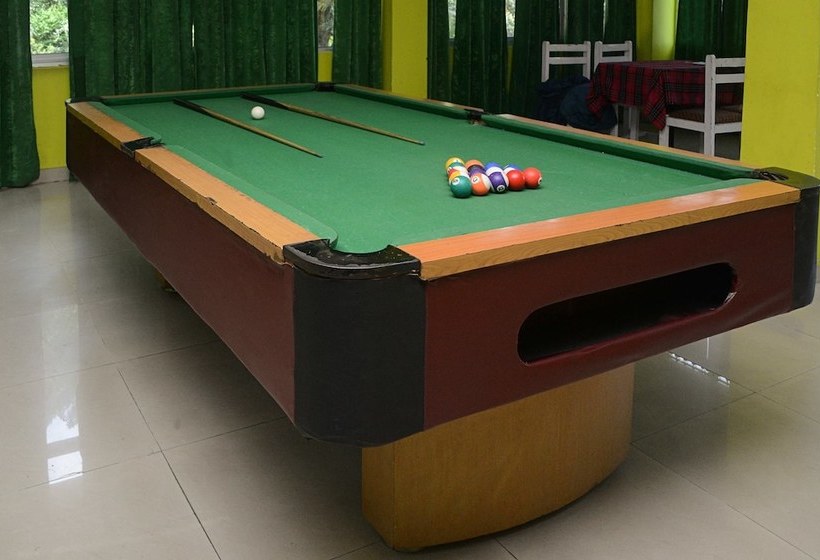 Отель Oyo 22122 Falcon Crest