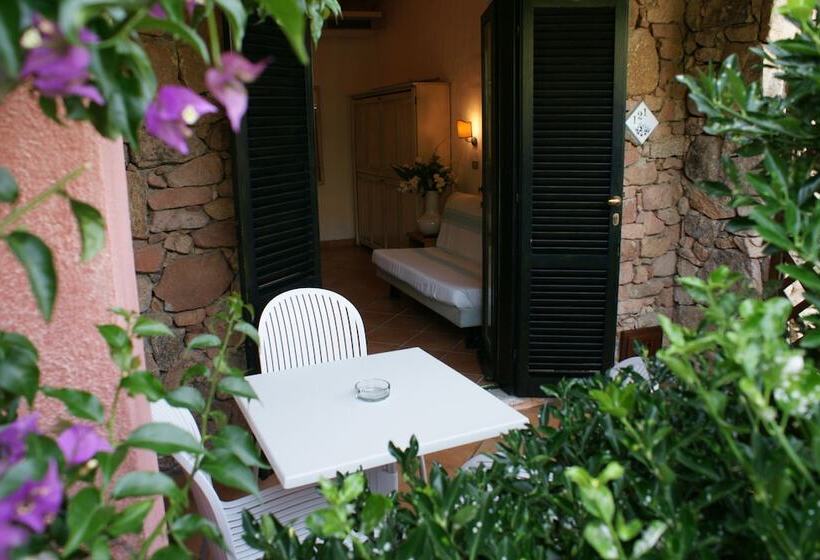 בית מלון כפרי Residence Baia Caddinas