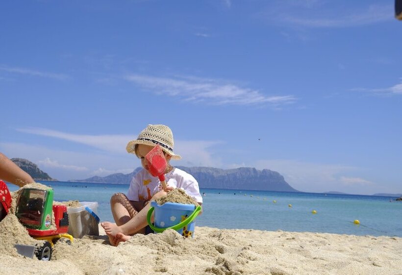 فندق Residence Baia Caddinas